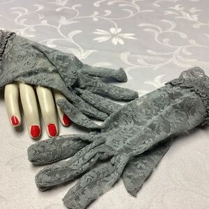 Slate bHe Lacey gloves Lacey wrist detail